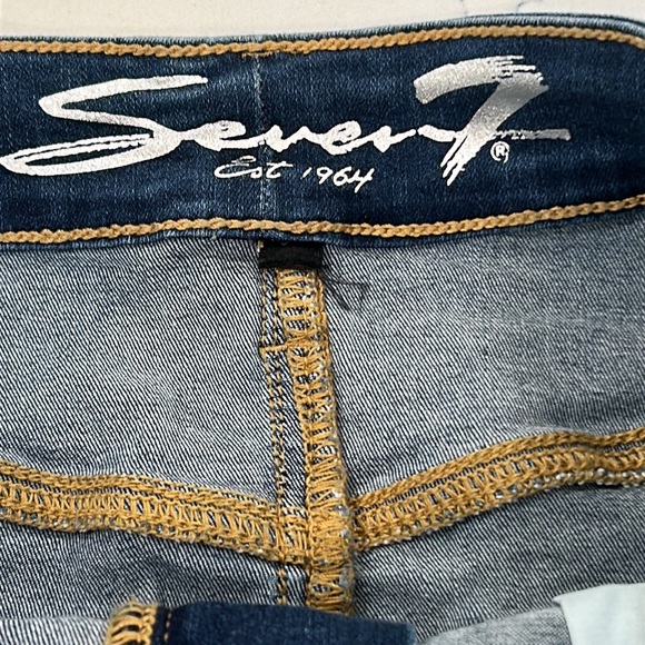 Seven Jean Skirt w/ Embroidered Flowers and Decorative Back Pockets sz.12 or 14 - Picture 2 of 11